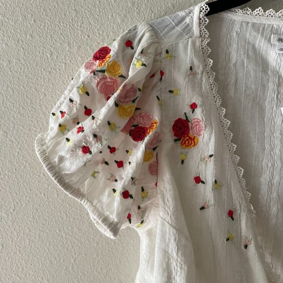 NWT Kimchi Blue Embroidered Cotton Boho Top Urban Outfitters New With Tags M - Picture 2 of 4